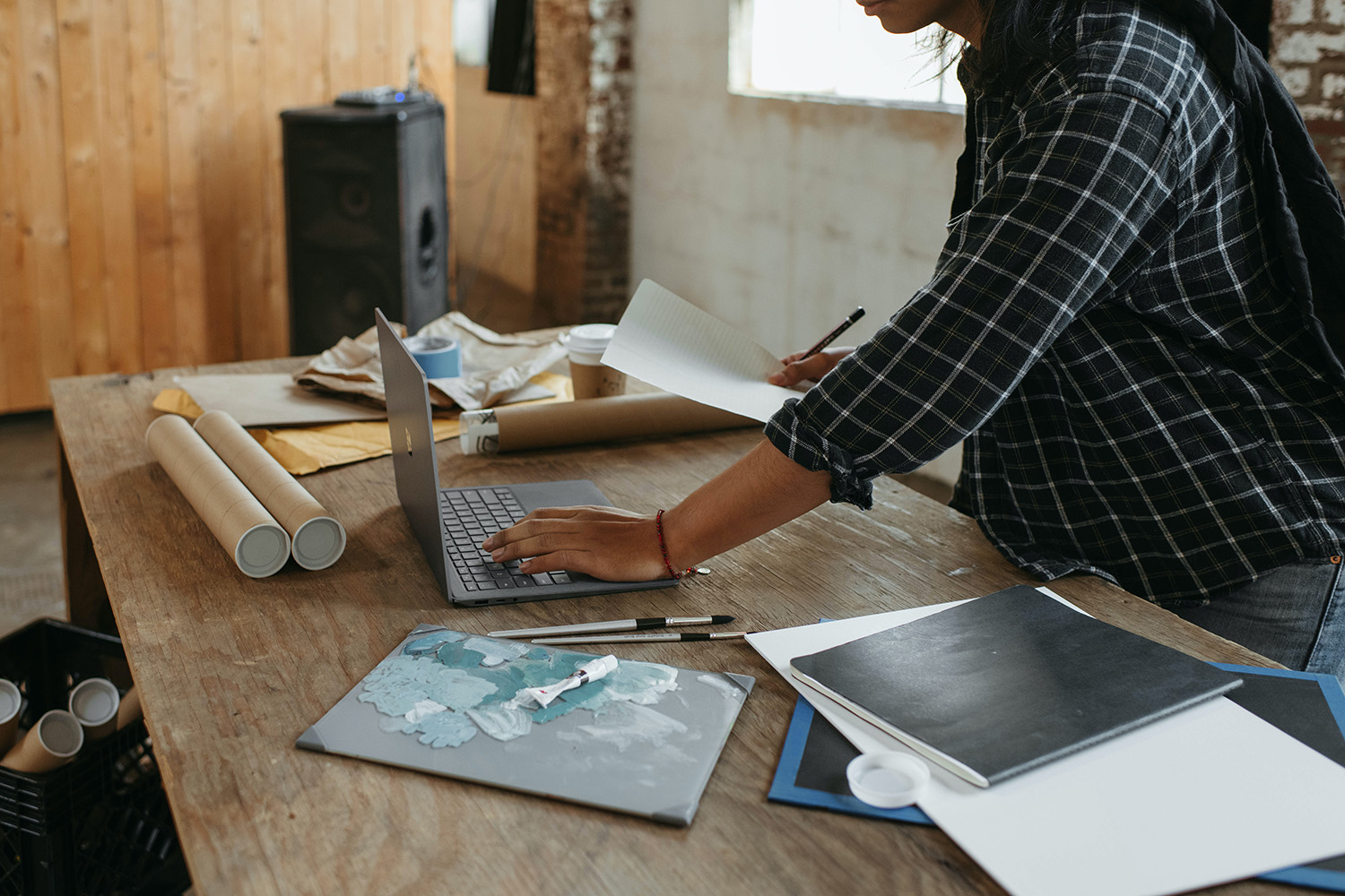 surface-Pfmow4b9GAY-unsplash Professionalism